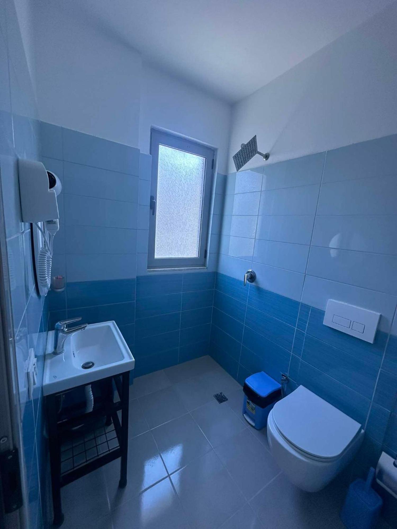 Deor Hotel Shëngjin Екстериор снимка