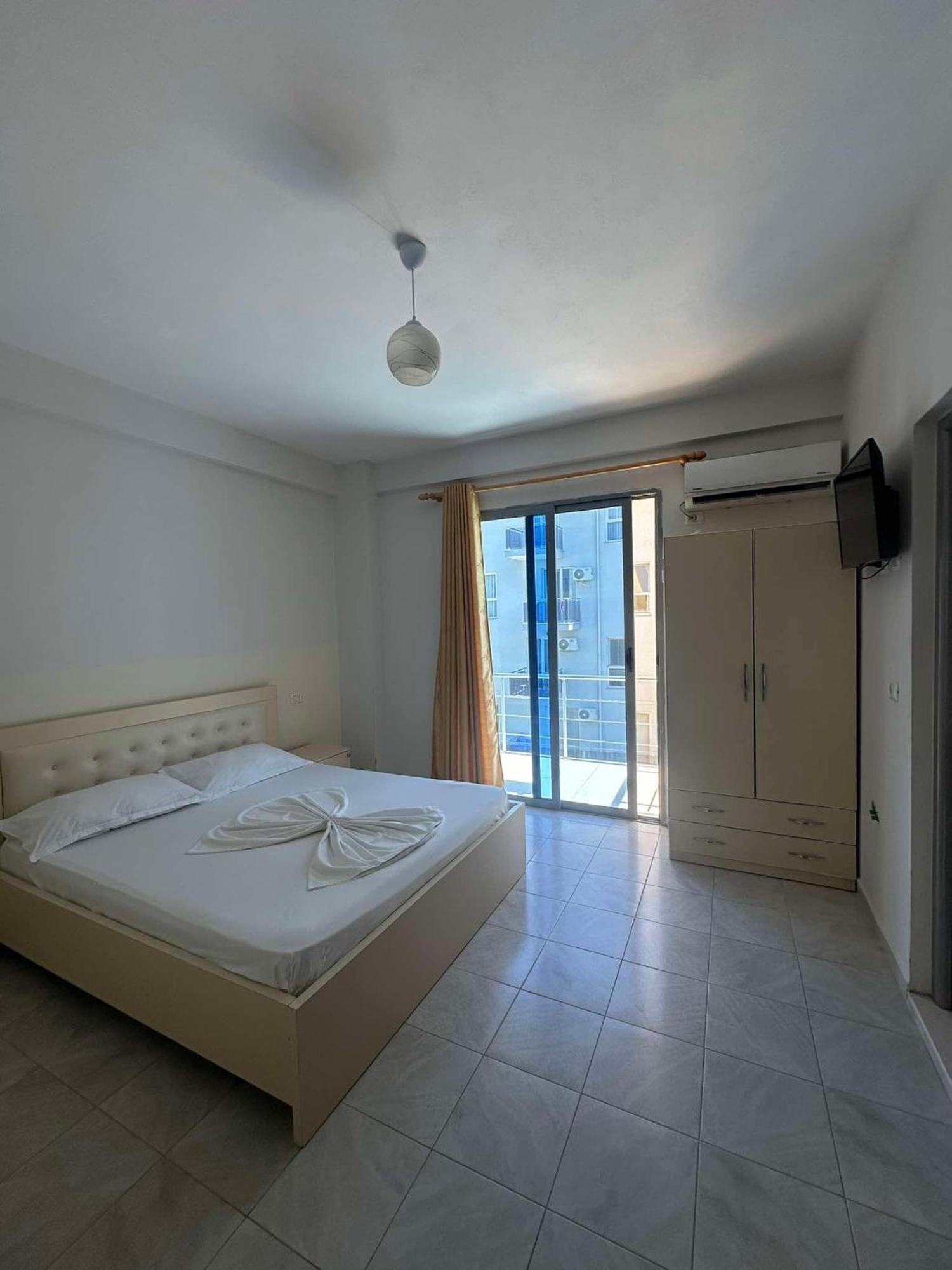 Deor Hotel Shëngjin Екстериор снимка