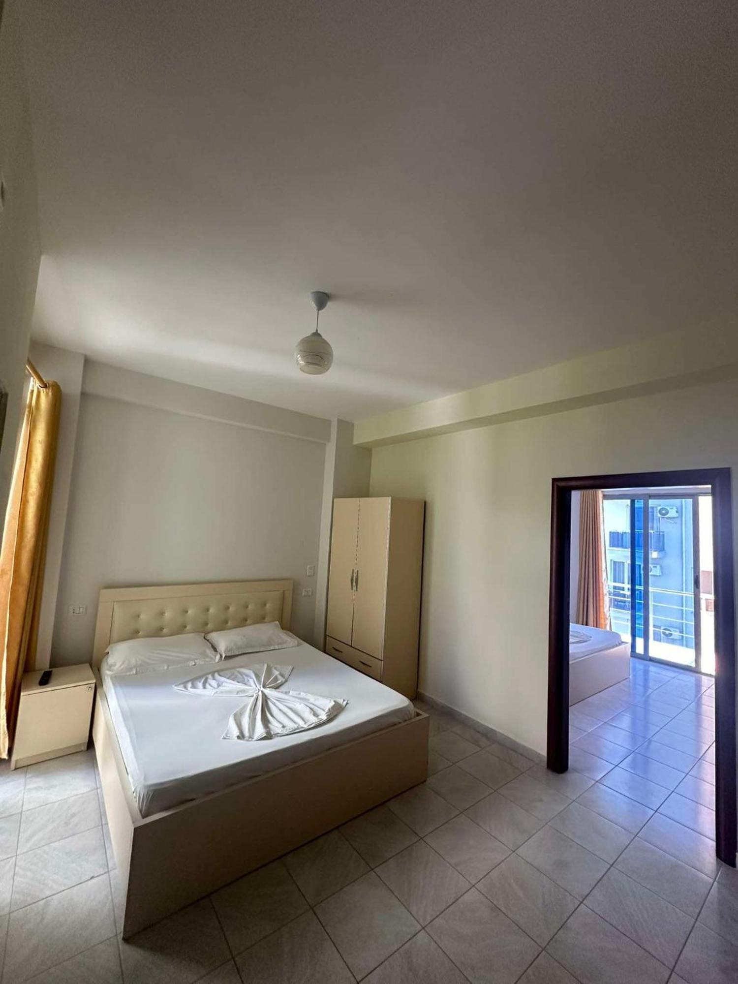 Deor Hotel Shëngjin Екстериор снимка