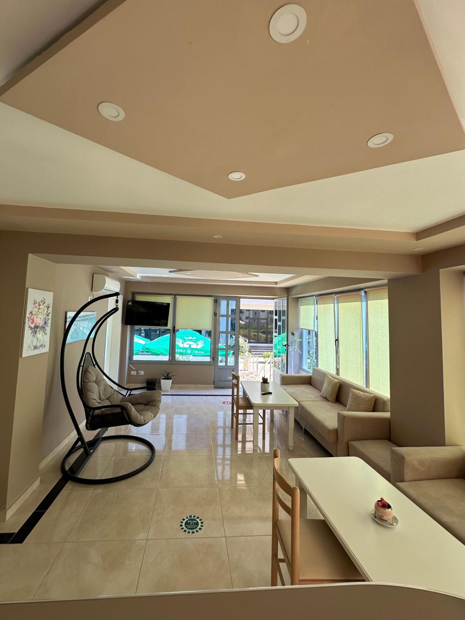 Deor Hotel Shëngjin Екстериор снимка
