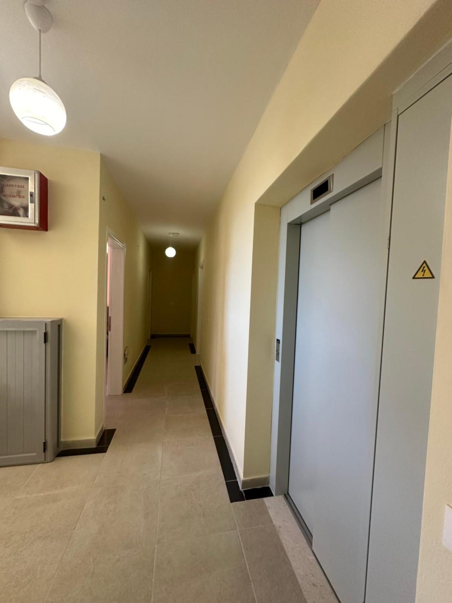 Deor Hotel Shëngjin Екстериор снимка